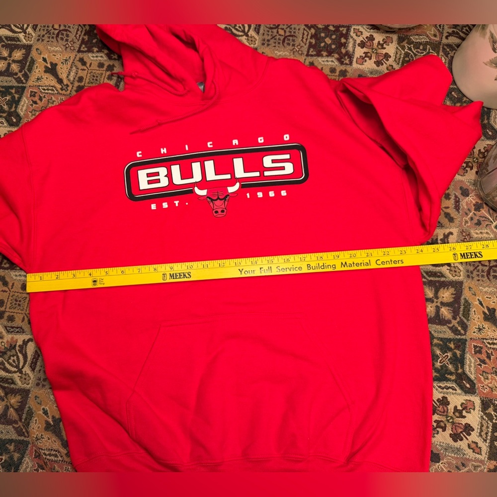 Men’s Chicago Bulls Red Hoodie Size Large NWOT - Picture 8 of 9